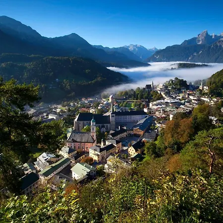 Weiherbach - Hallenbad * Berchtesgaden